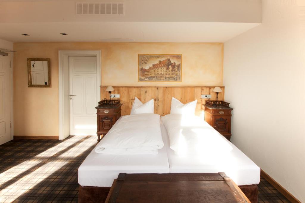 Die Post Landgasthof Aufkirchen Berg am Starnberger See Room photo